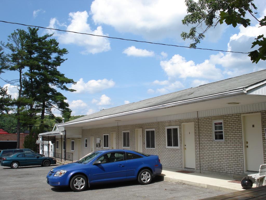Cedar Grove Motel Altoona Bagian luar foto