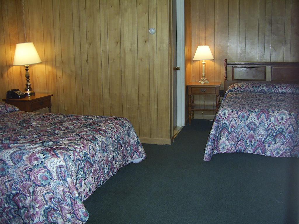 Cedar Grove Motel Altoona Bagian luar foto